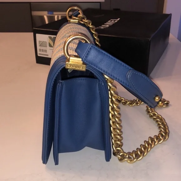 Chanel Boy Bag Chevron Ivory/Blue - Picture 7 of 12